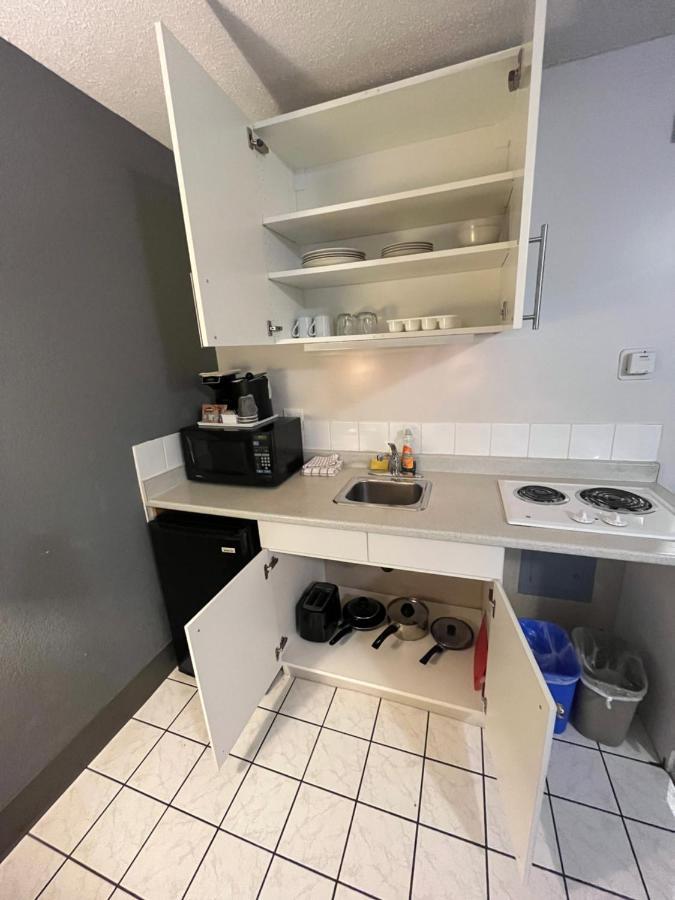 Hotel Super 8 By Wyndham Macleod Trail