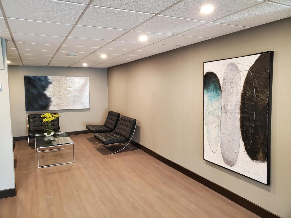 Hotel Super 8 By Wyndham Macleod Trail