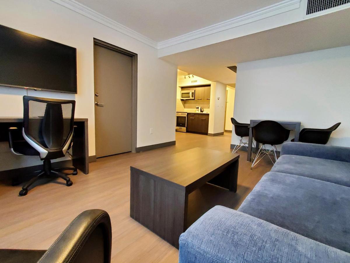 Super 8 By Wyndham Macleod Trail Hotel Calgary