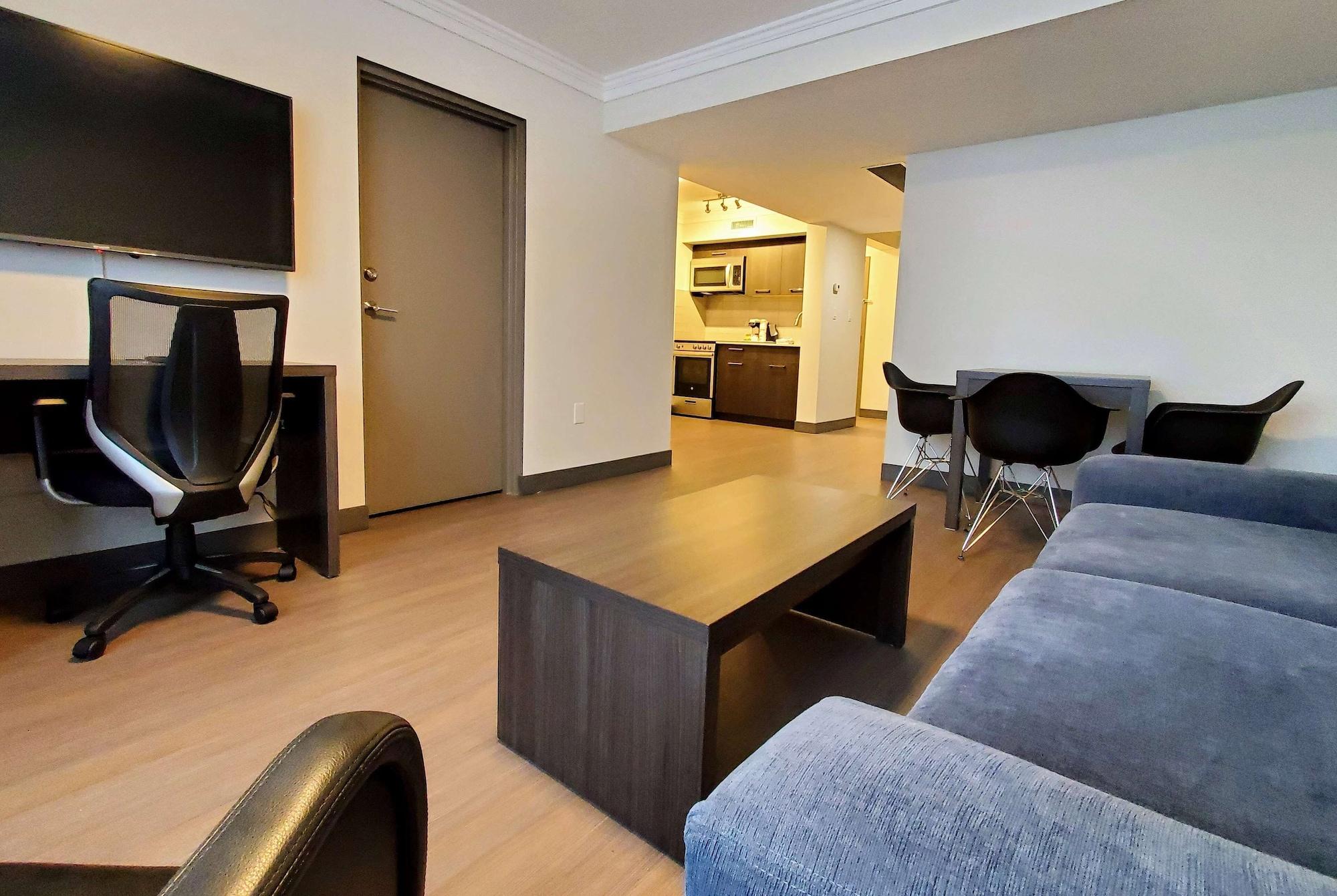 Super 8 By Wyndham Macleod Trail 3*