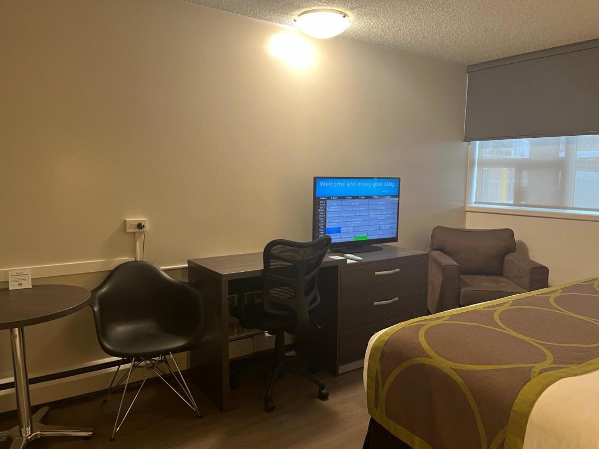 Hotel Super 8 By Wyndham Macleod Trail Calgary